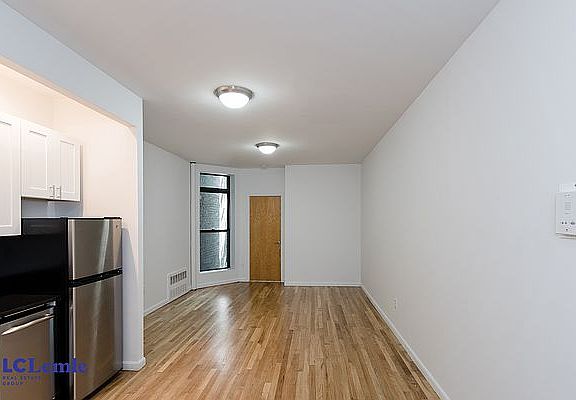 2nd image of 204 E 84th St APT 2G