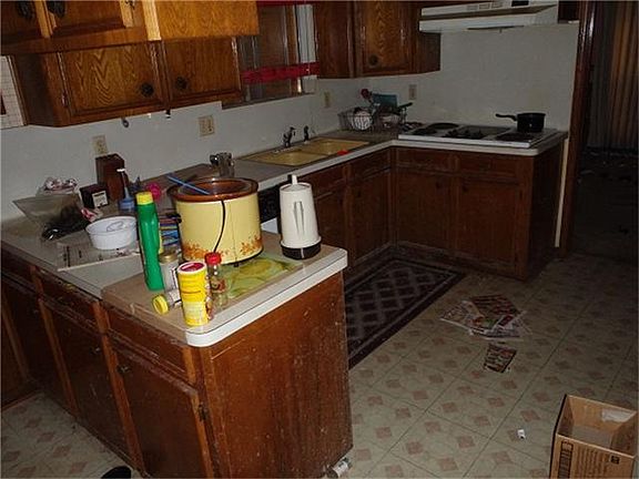 4th image of 10911 Albury Dr