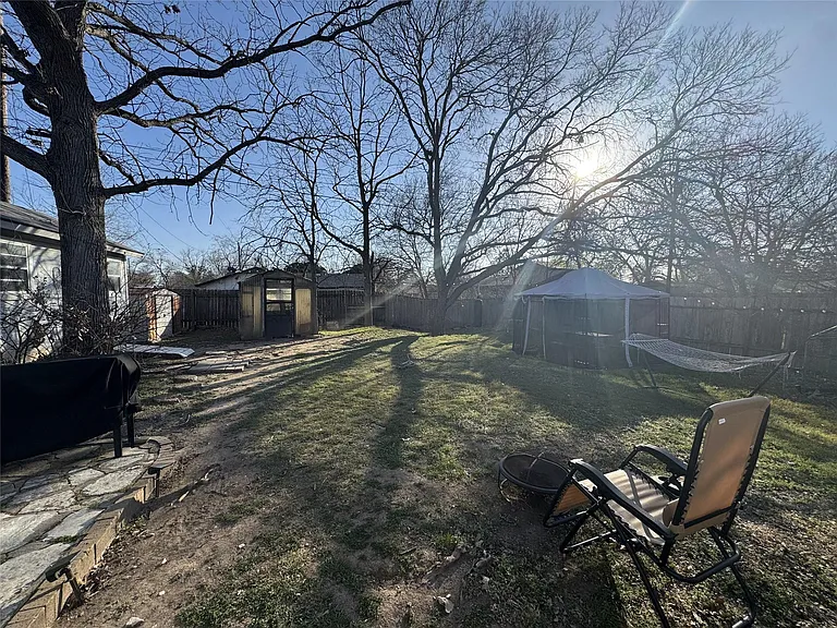 207 Chippendale Ave — Photo 11