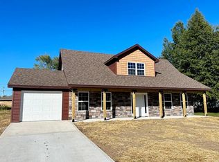 707 Valley Ln, Stockton, MO 65785