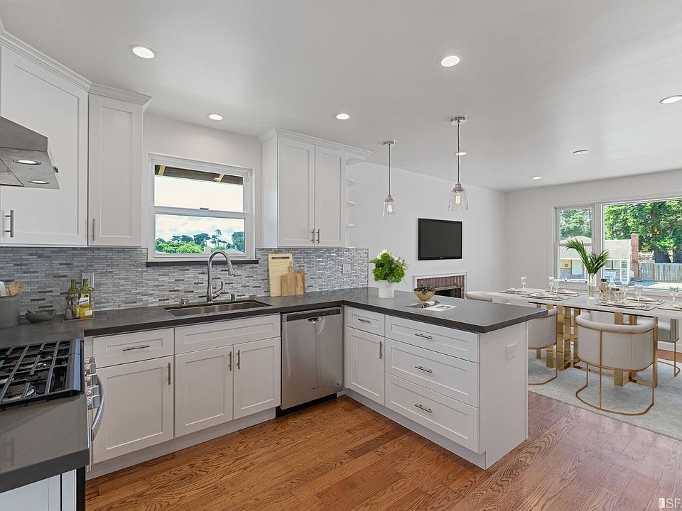 1st image of 200 Indio Dr