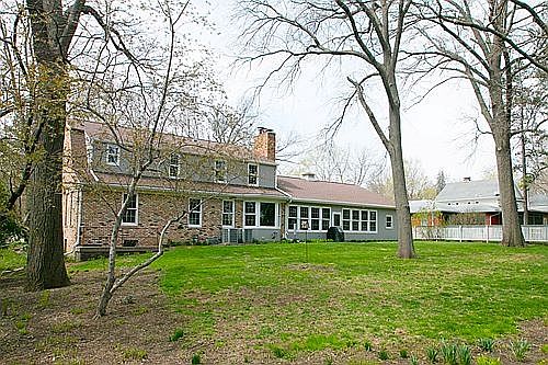 3rd image of 330 Ferson Ave