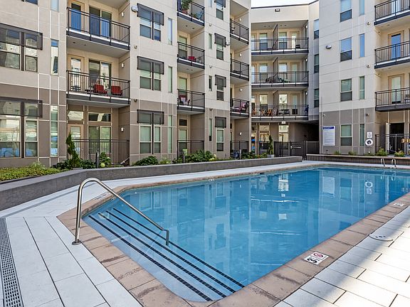 Resort Style Swimming Pool & Hot Tub