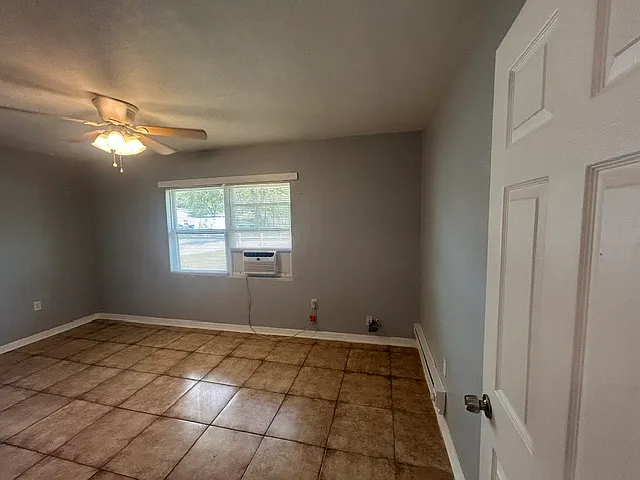 2120 Woods Ave — Photo 2