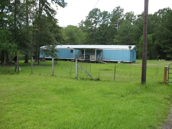 378 Cotton Valley Dr, Lufkin, TX 75901