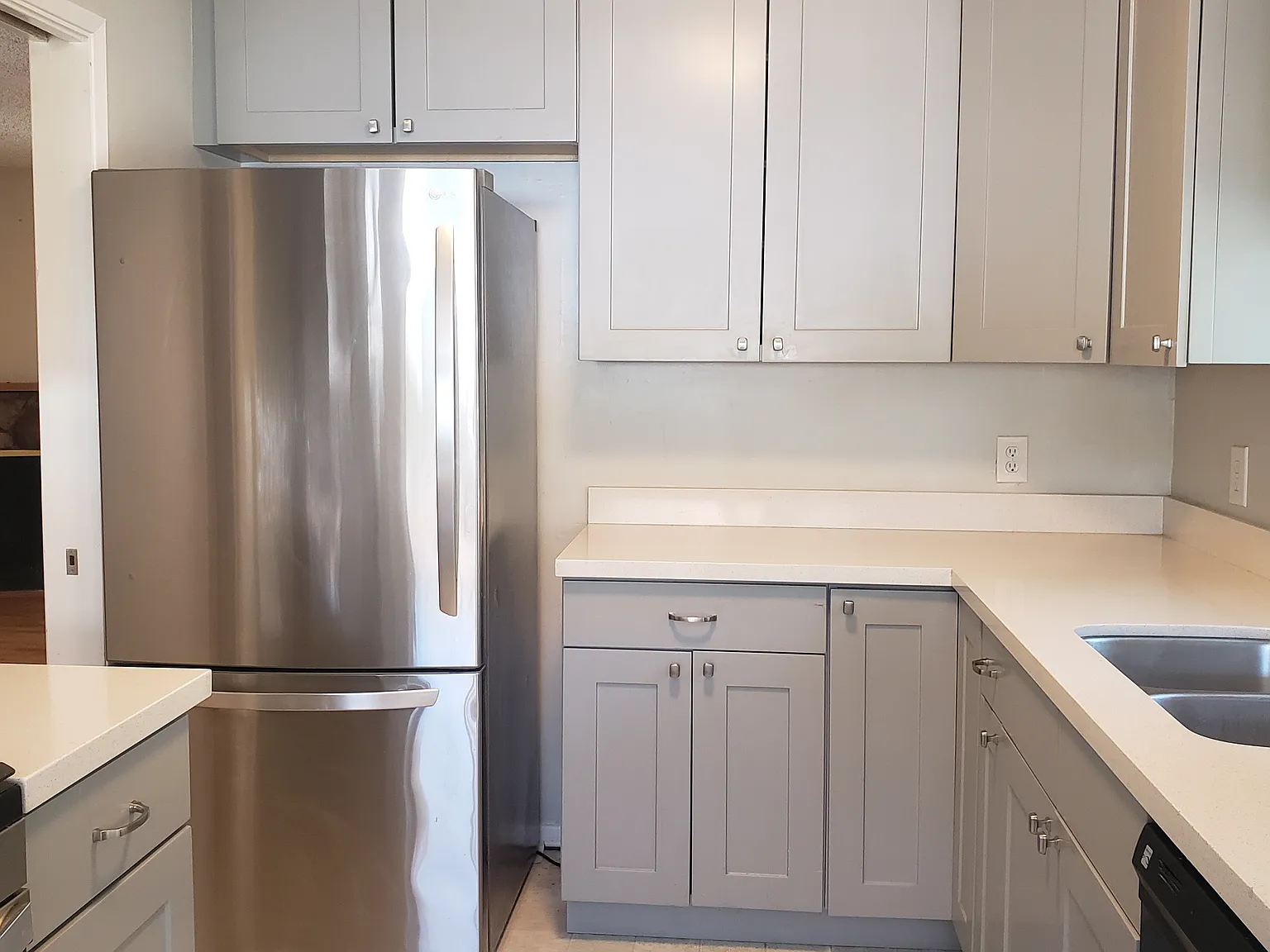 4321 Raymond Ave — Photo 3