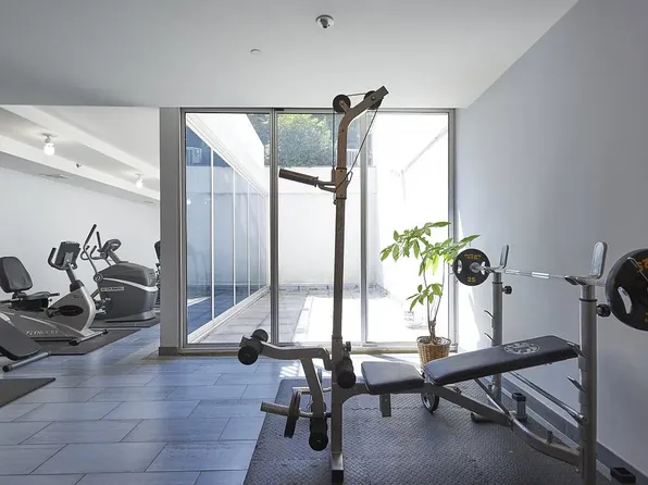 190 Green Street image 9 of 11