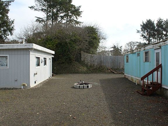 3rd image of 808 Magellan Ave NW