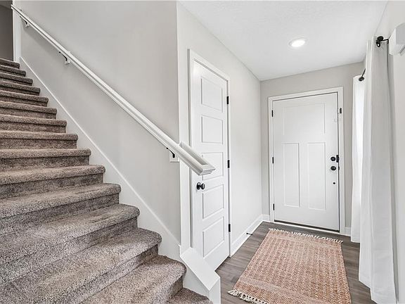 3rd image of 3743 SW Clayton Pl