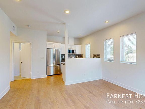 2nd image of 147 1/2 Roselake Ave