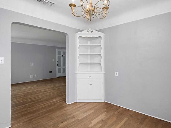 5th image of 1846 N Thorne Ave