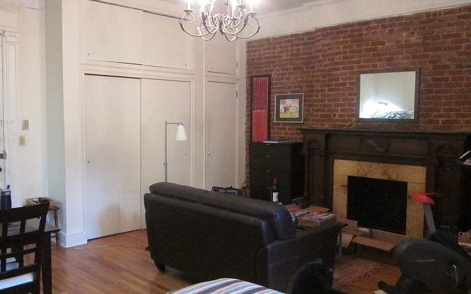 2nd image of 317 W 88th St APT 06