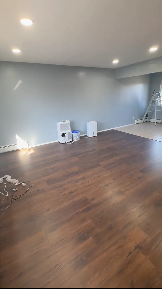 Building Photo - 16235 Belmont Ave #8