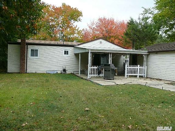 3rd image of 1676 N Thompson Dr