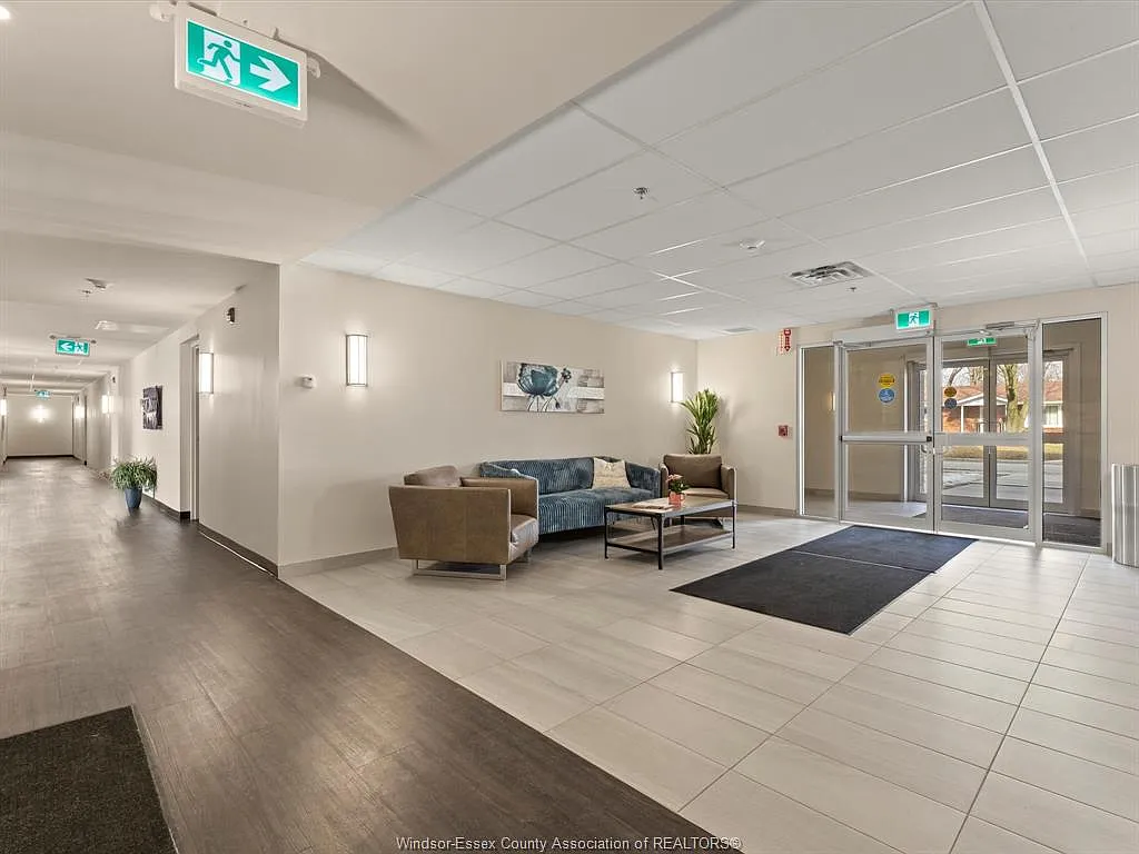 2 bed, 919 sqft, $2,060 — Photo 4
