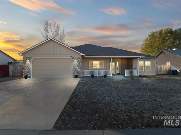 1223 NW Mandarin St, Mountain Home, ID 83647