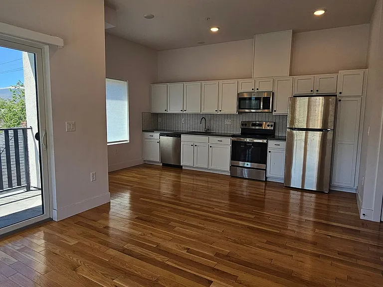 602 Kuenzli St — Photo 20