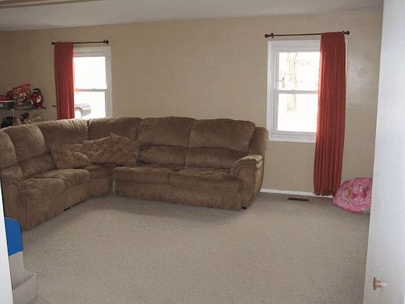 2nd image of 4570 Mill Pond Dr