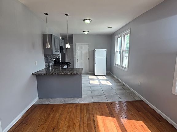 3rd image of 550 Garfield Ave #3AB