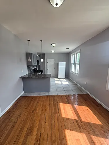 550 Garfield Ave Photo 1
