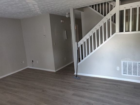 2nd image of 2235 Highpoint Rd