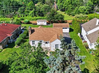 908 E Haverford Rd, Bryn Mawr, PA 19010