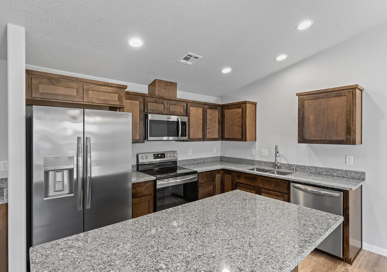 31 Erickson Avenue — Photo 4