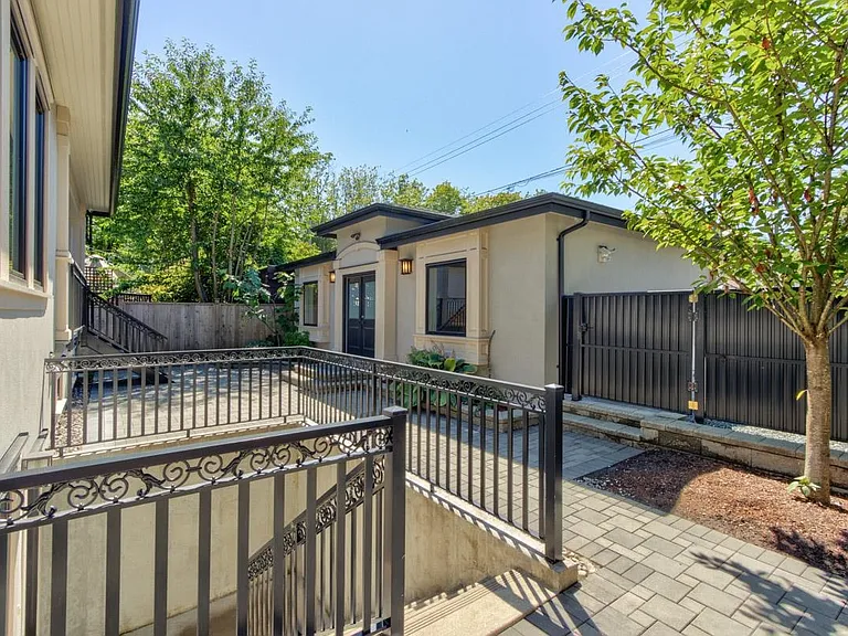 3955 Blenheim St — Photo 19