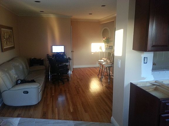 4th image of 16 Stanley Cir