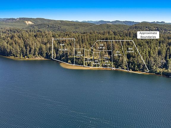 3rd image of 5255 Salal Ct