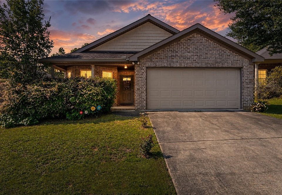 1st image of 4545 Barretts Trace Blvd