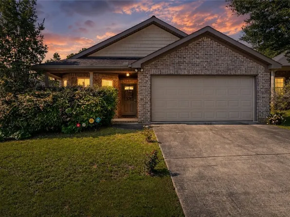 4545 Barretts Trace Blvd, Tuscaloosa, AL 35405