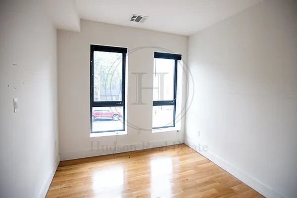 Rented by Hudson Real Estate International LLC | media 12