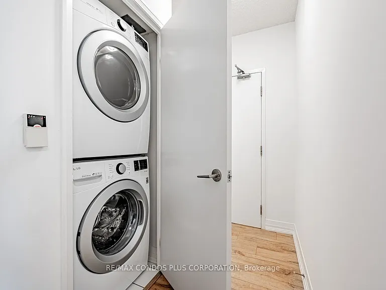 21 Carlton St #3708 — Photo 15