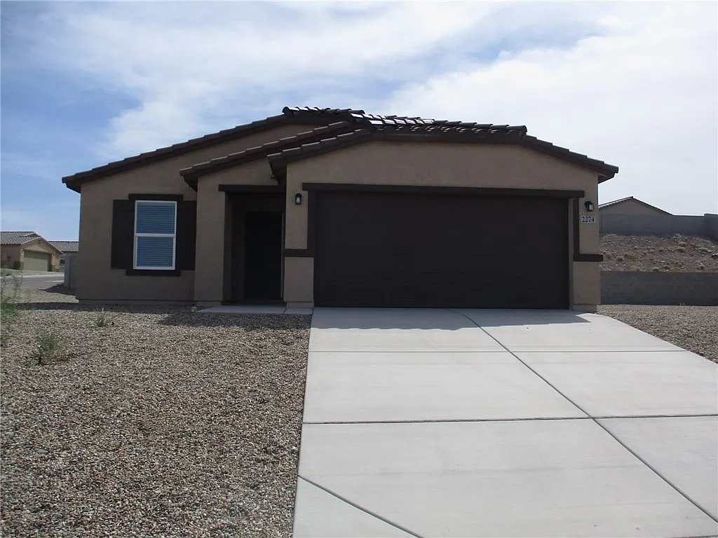3 bed, 2.0 bath, 1619 sqft, $1,750 — Photo 1