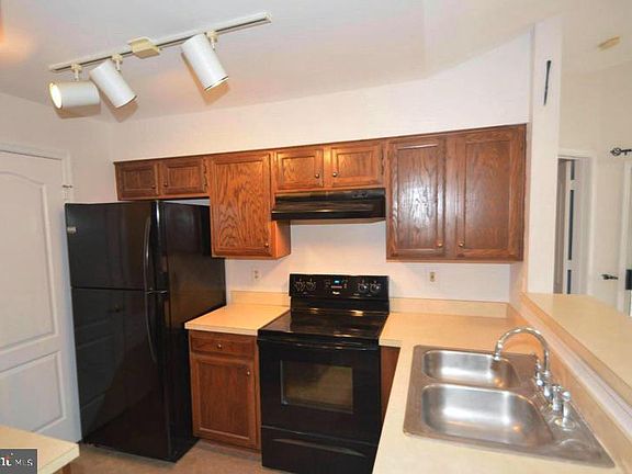 5th image of 5616 Willoughby Newton Dr Unit 34