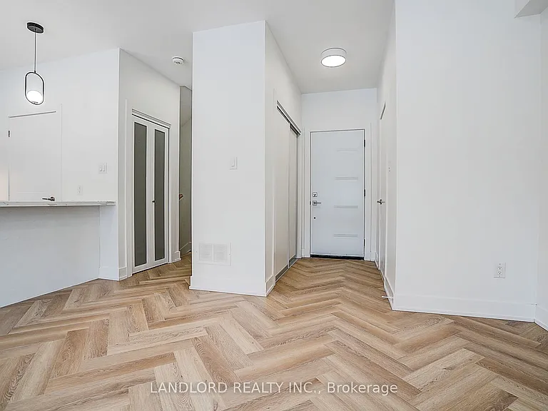 1146 Broadview Ave #4 — Photo 10