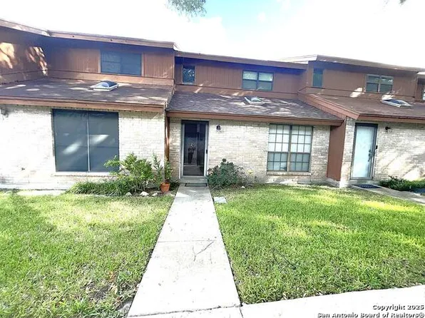 203 S Archer St APT A2, Beeville, TX 78102