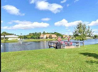 6864 Sandtrap Dr APT 3, Fort Myers, FL 33919