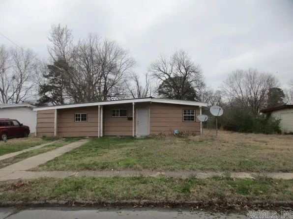 3401 Jonquil St, Pine Bluff, AR 71603