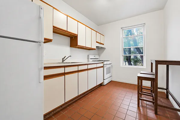 Kitchen, photo 1
