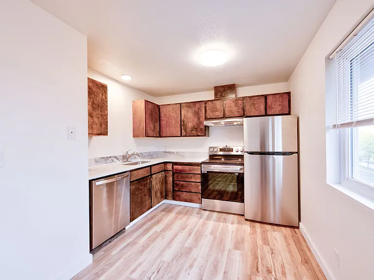 211-225 N Peterson Dr — Photo 4