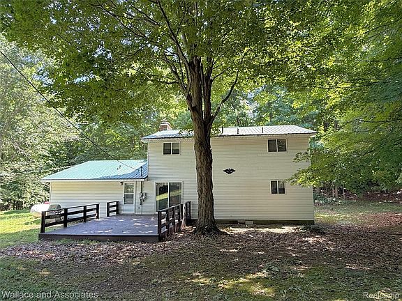 5th image of 240 Townhall Rd