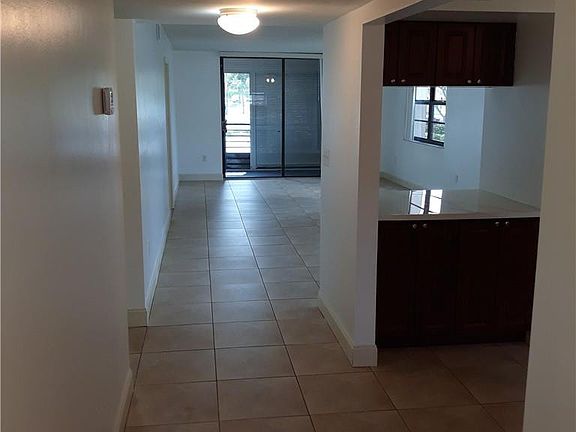 4th image of 1000 NW Colony Point Circle #123