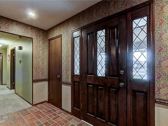 3rd image of 11021 Folkstone Dr