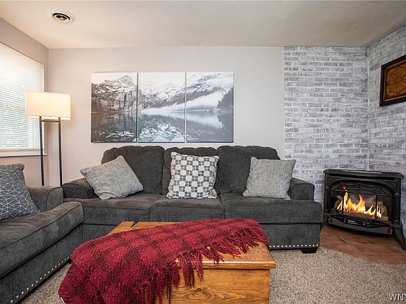 5th image of 15 Evergreen Dr