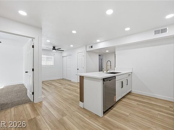 5th image of 488 Albert Ave APT 4