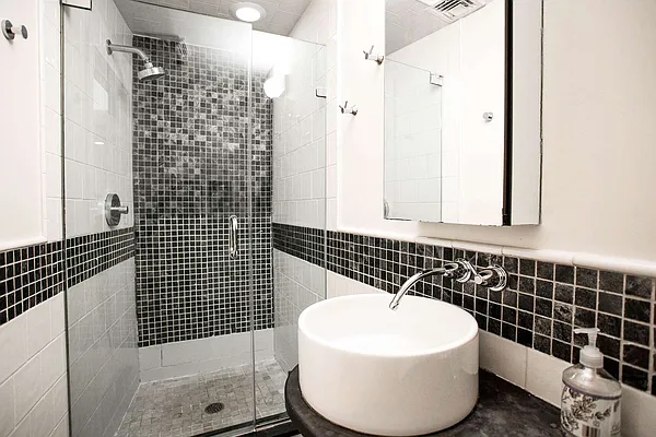 Sold by Nestseekers | media 7