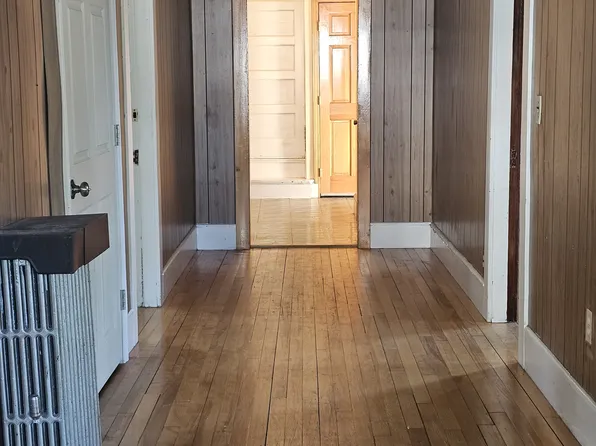 15 Florence Ave, Lowell, MA 01851
