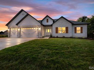 8 Highland Pl, Flint Hill, MO 63385